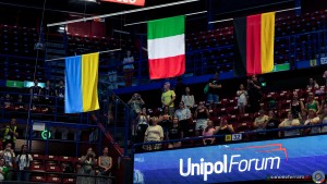 podium all around sfe01082 copia simone ferraro ph